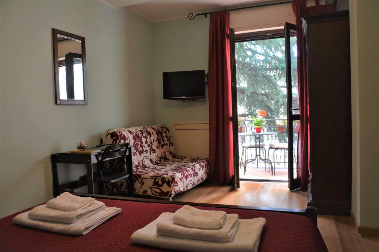 B&B Betulla Dell'Etna นีโกโลซี ภายนอก รูปภาพ