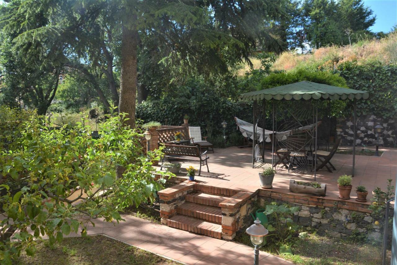 B&B Betulla Dell'Etna นีโกโลซี ภายนอก รูปภาพ